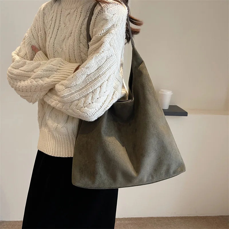 Korean suede bucket bag, women's casual commuting shoulder tote bag, autumn/winter 2025 new underarm set bag