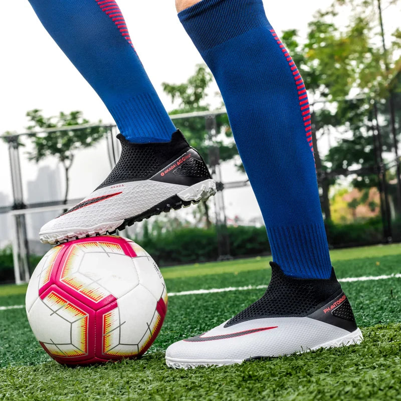 New Men Football Boots High-quality Soccer Shoes Soccer Cleats Professional Turf Training Shoes Ultralight Futsal Match Non-Slip