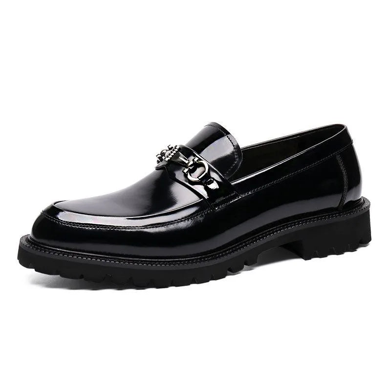 Sapatos Masculinos Loafer de Luxo de Alta Qualidade com Decoração Metálica, Sola Grossa, Sem Cadarço, Sapatos de Couro Modernos para Negócios Formais
