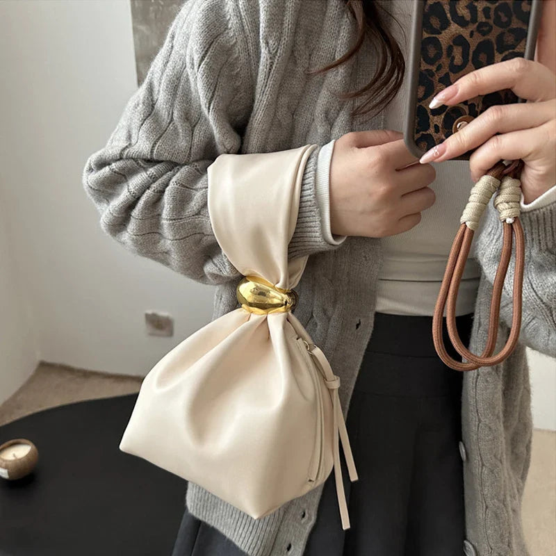 Mini Bolsas de Ombro de Couro PU com Design em Forma de Bolinho, para Mulheres, Modernas, com Nó, Retrô, de Pulso, Bolsas de Mão e Carteiras