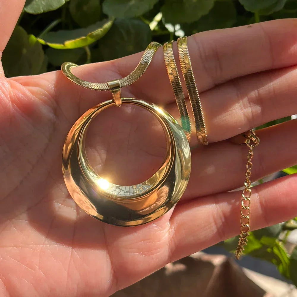 Stainless Steel Exaggerated Punk Big Round O Shaped Pendant Necklace Women Men Chunky Snake Blade Chain Grunge Steampunk Jewelry