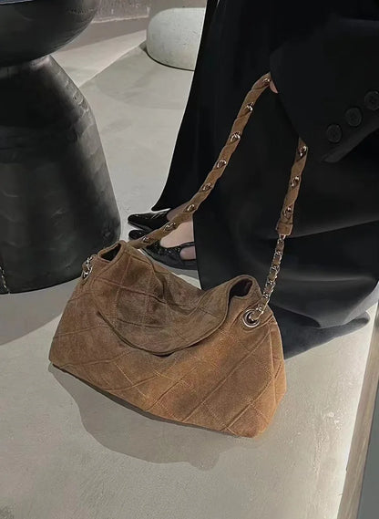 2025 New Autumn and Winter New Suede Rhombus Bag Medieval Underarm Bag Premium Chain Single Shoulder Large Capacity Tote Bag