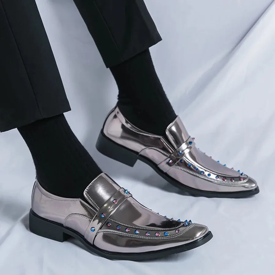 Britain Men's Pointed Black Gold Rivet Casual Dress Homecoming Shoes Rock Punk Loafers Formal Wedding Footwear Zapatos Hombre