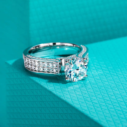 2ct Moissanite Engagement Ring for Women 925 Sterling Silver 18k Gold Plated D Color Luxurious Wedding Band Ring