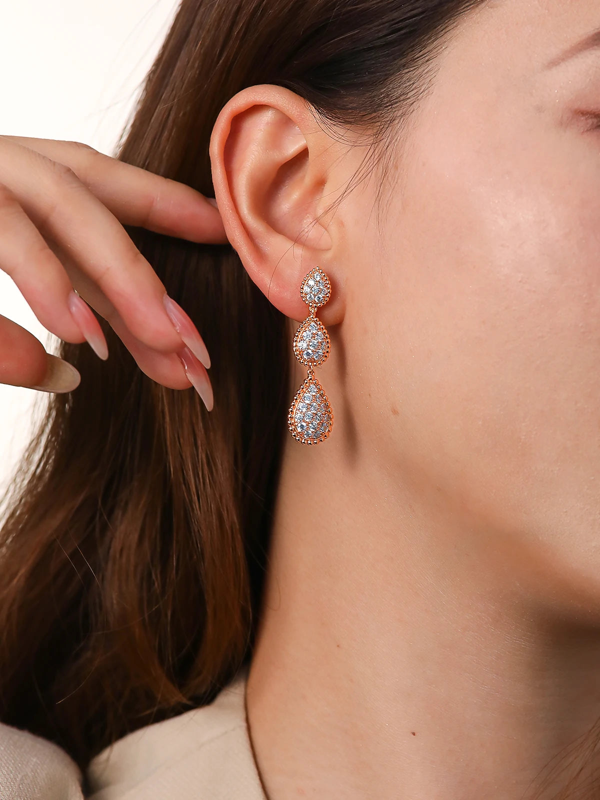 Vintage Ear Clip Earrings for Women Luxury Jewelry Fashion Party Large Water Drop Design Gold Plated Eardrop Stud Earring