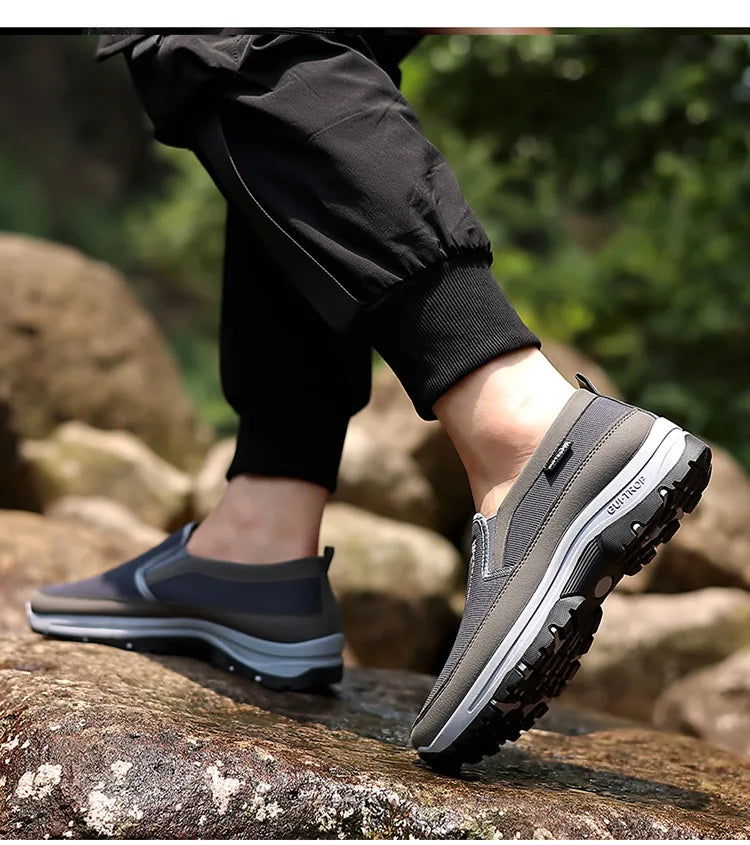 Loafers Men Sneakers Mesh Breathable Non-Slip Slip On Vulcanized Shoes Soft Sole Solid Color Comfortable Water Shoes