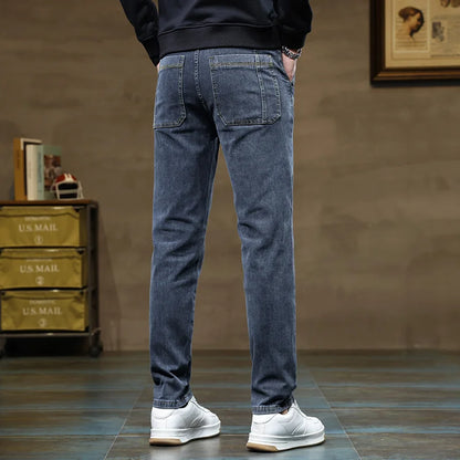 Calça Jeans Masculina Solta de Pernas Retas com Design Versátil de Seis Bolsos, Elástica e Confortável para Atividades ao Ar Livre, Caminhadas, Todas as Estações