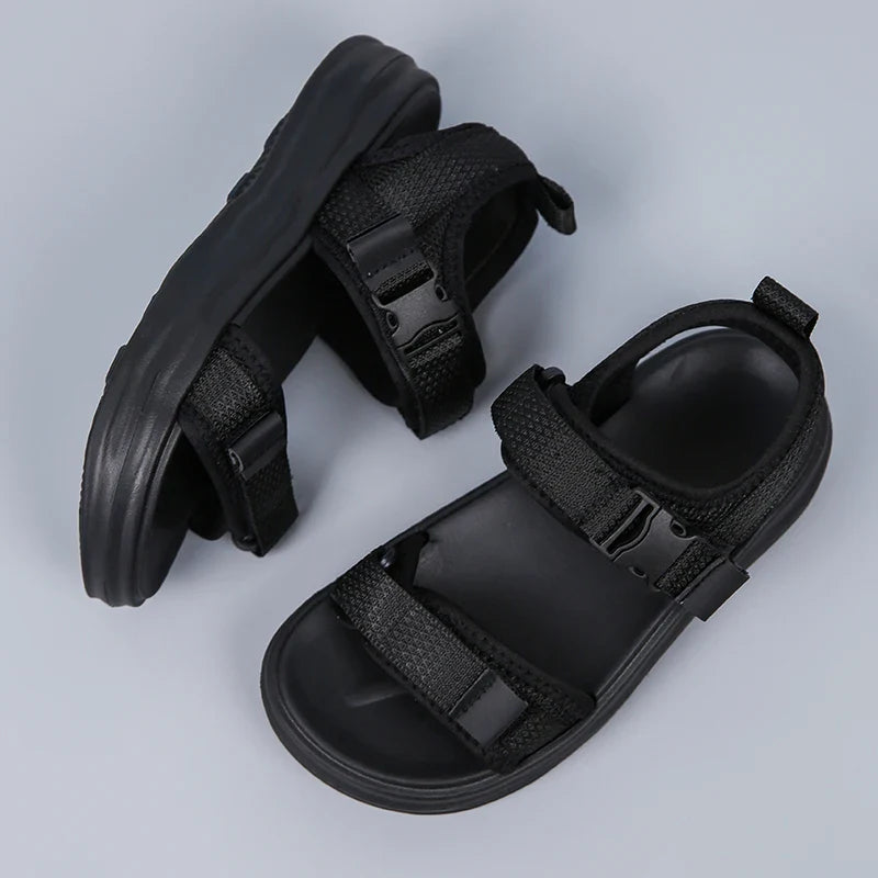 A pair of children's summer open-toe mesh sports sandals, soft, comfortable, cool and casual shoes, size 30-38，BD-L05