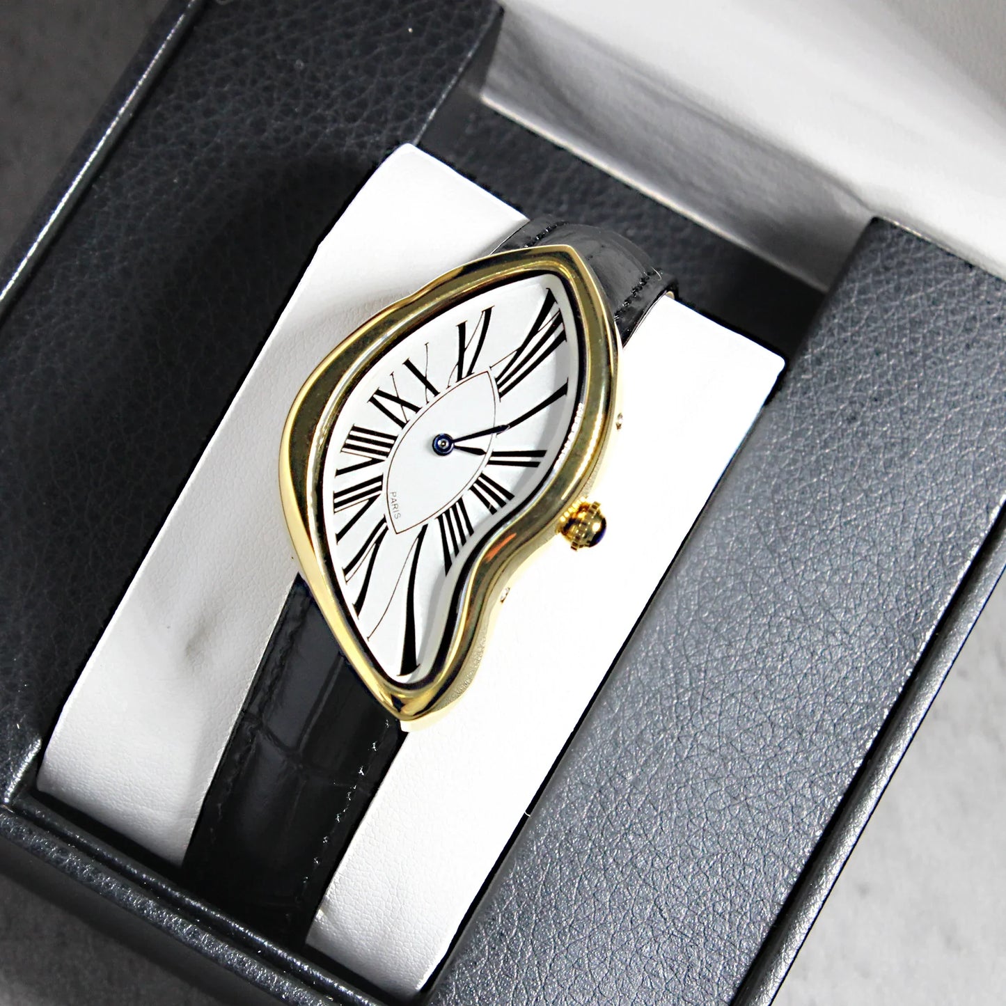 watches melt and twist y2k alien ladies and men Leather strap fashion advanced ins niche design quartz watch