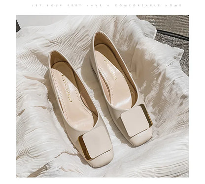 Plus Size 35-43 Women Pumps Med Heel Square Toe Pumps Office Lady Leahter Shoes Big Gold Metal Chain Soft Soles Slip on Shoes