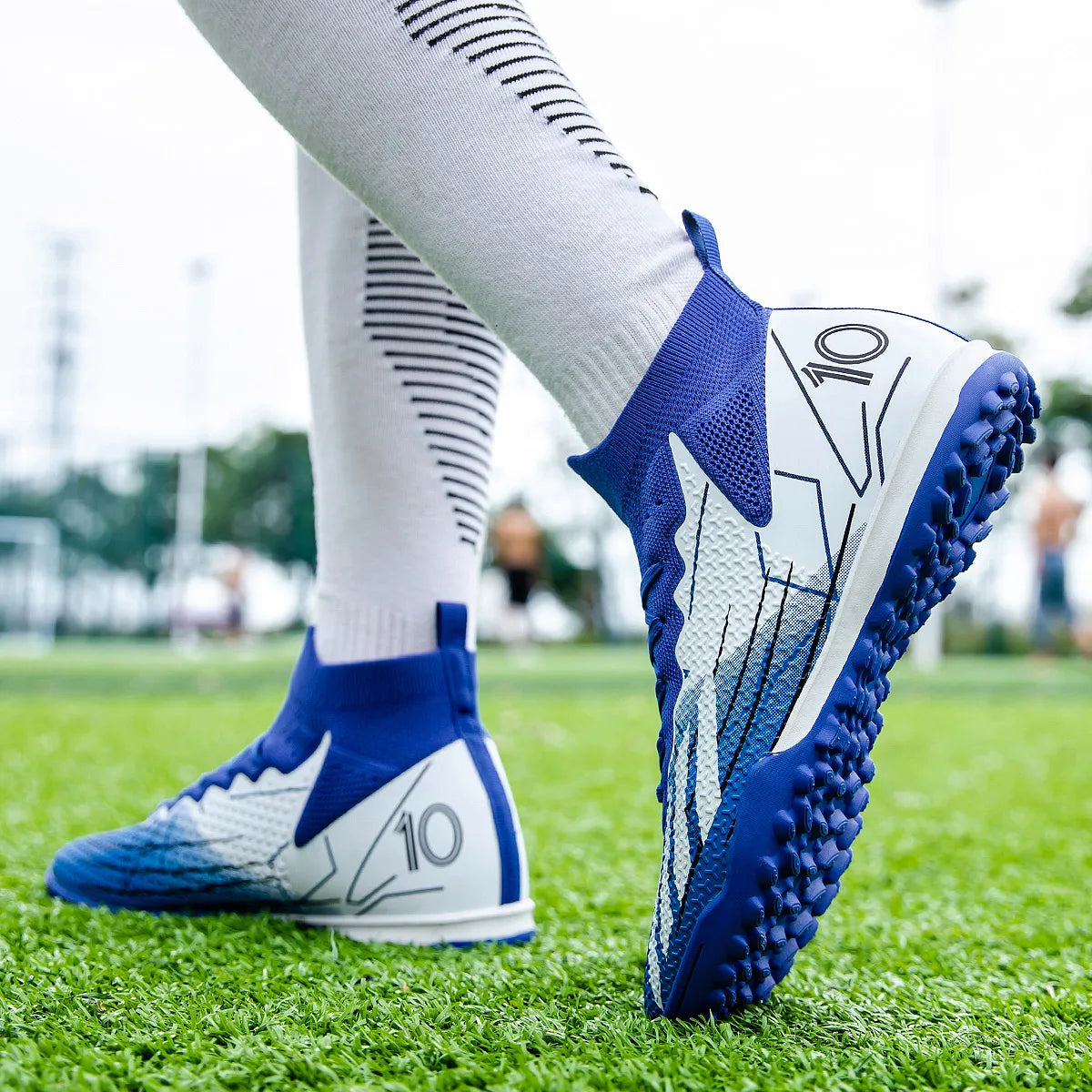 Limited high-top soccer boots FG spikes and TF broken nails Unisex style are available in 3 colors football boots sneakers