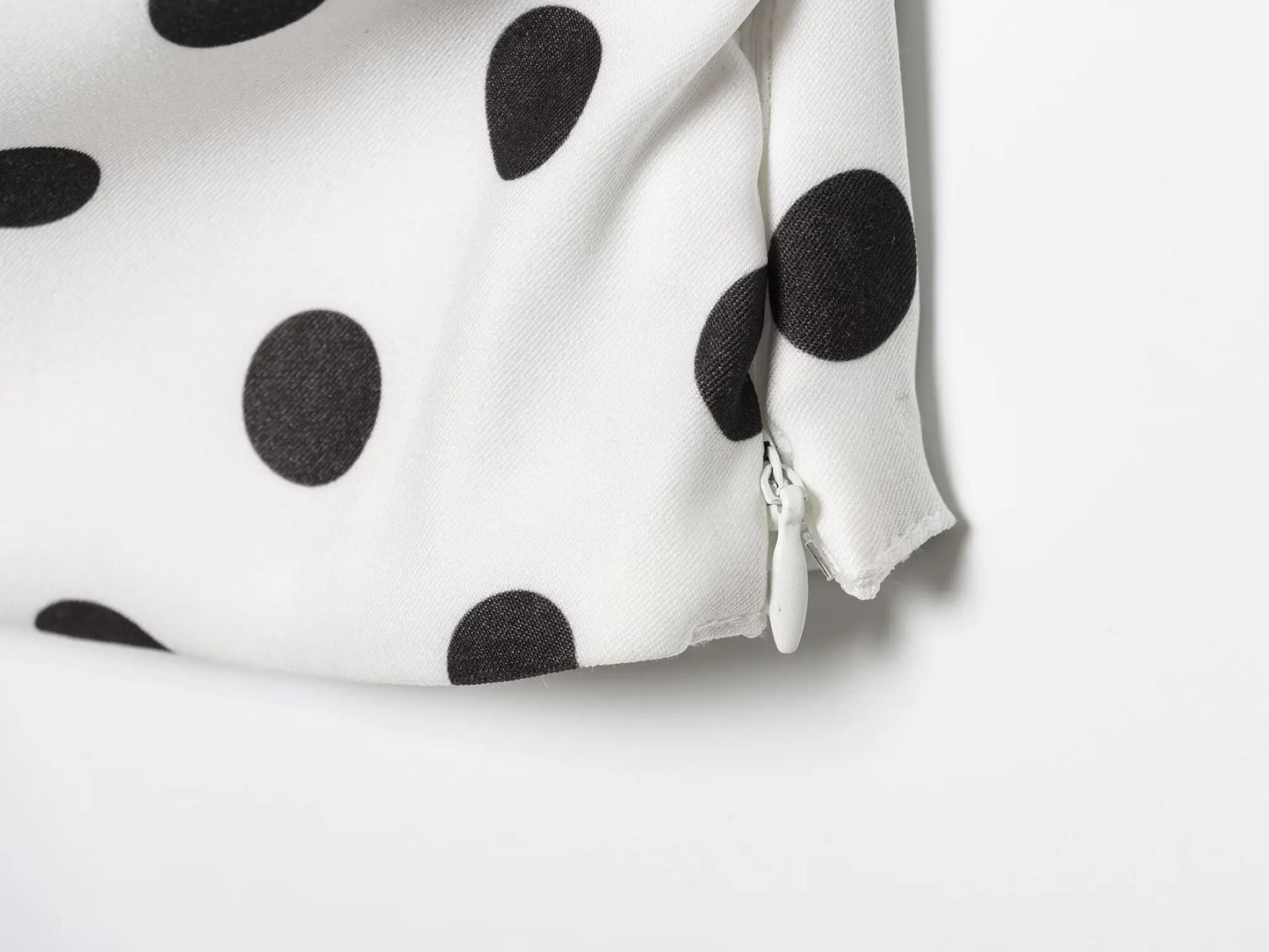 2025 New Women Sexy Strapless Polka Dots Print Pleated Slim Blouse Female Side Zipper Slim Shirts Blusas Chic Tops LS9264