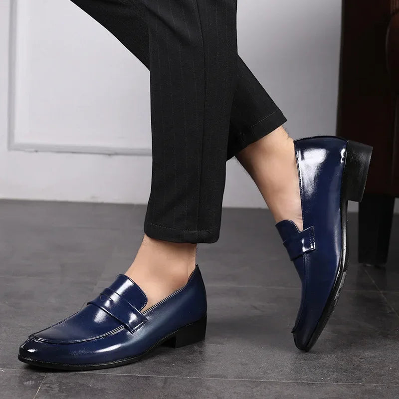 Sapatos Masculinos de Couro Novos Sapatos Sociais Britânicos Sapatos Casuais da Moda com Bico Fino Zapatos Hombres