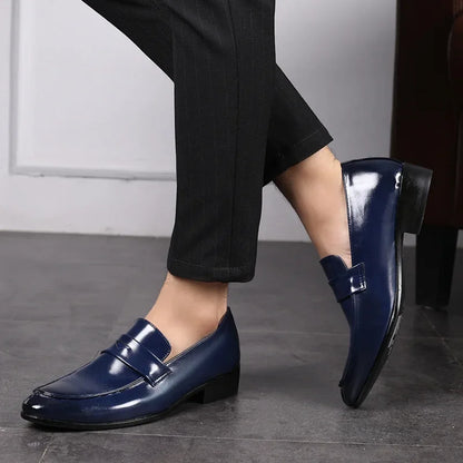 Sapatos Masculinos de Couro Novos Sapatos Sociais Britânicos Sapatos Casuais da Moda com Bico Fino Zapatos Hombres