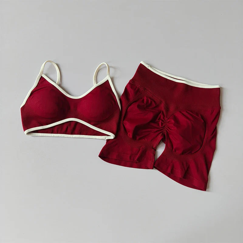2PCS Yoga Suit Seamless with Chest Pad Tight Sports Bras and High Waist Shorts Outside Wear Running Exercise Fitness Yoga Set