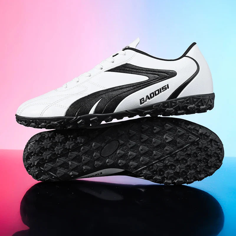 Men Soccer Shoes Breathable Football Boots Futsal Ultralight Professional Training Sneakers Unisex Grass Cleats Match Sport
