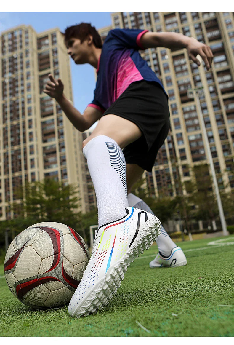 New Men Football Boots Non-Slip High-quality Woman Soccer Shoes Grass Cleats Futsal Sneakers Match Indoor Outdoor Football Shoes
