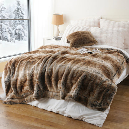 Faux Fur Blanket Luxury Fluffy Plaid Throw Blanket Winter Thick Warm Sofa Blanket Plush Fur Throws for Bed Bedroom Decor