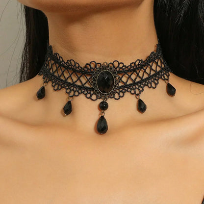 Vintag Classic Gothic Lace Choker for Women Black Crystal Pendant Charm Choker Necklaces Boho Clavicle Jewelry Christmas Gifts
