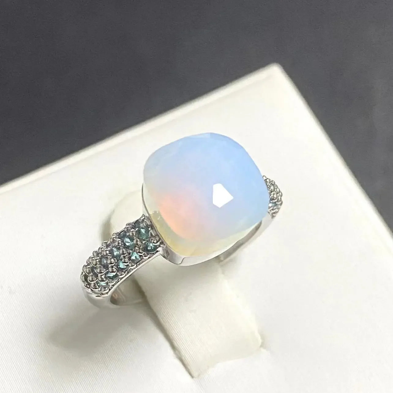 10.6mm Classic Ring for Women Light Blue Zircon Blue Topaz Candy Water Drop Crystal Ring Platinum Plated Jewelry Gift