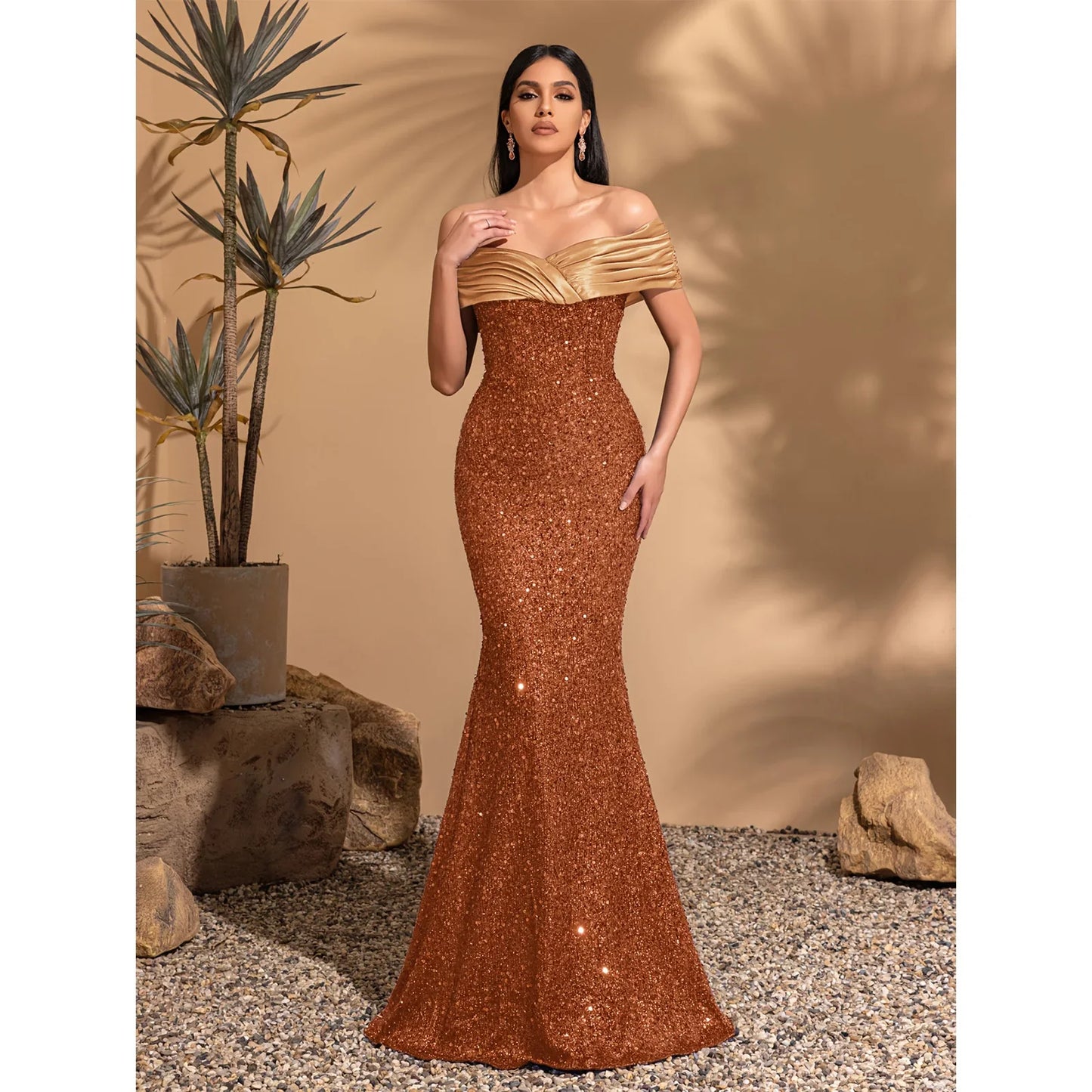 Off-the-shoulder pleated hip-hugging dress, elegant and chic dress
