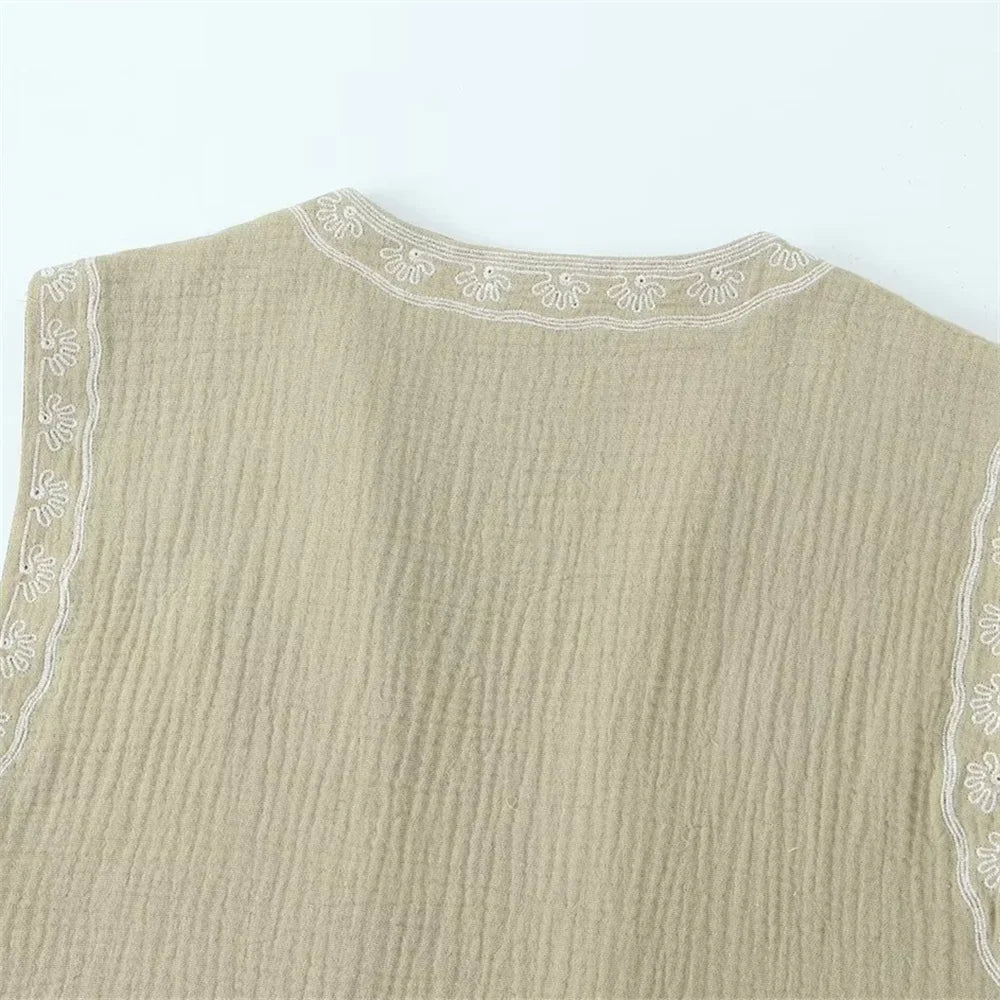 European and American Style 2024 Spring and Summer Women's New Fashionable and Versatile Round Neck Sleeveless Embroidered Vest
