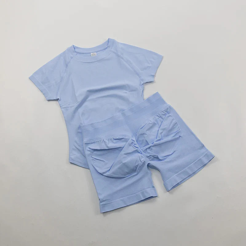 Seamless Yoga Set Fitted Workout Clothes Woman Gym Wear Short Sleeve Top Shirt Scrunch Booty Gym Shorts 2 Piece Sports Suits