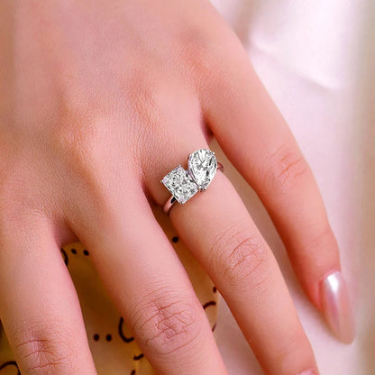 Pear Cut Zircon Moissanite Wedding Women Rings 2 Gems 4cttw Lab Diamond Band S925 Sterling Silver Jewelry Plated 18K