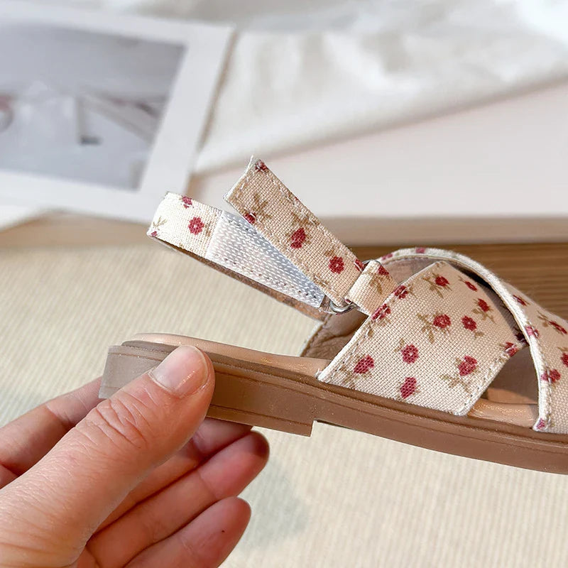 Girls Princess Floral Sandals New Summer Cross Strap Children Beach Shoes Non-Slip Breathable Kids Flat Sandals School Perform