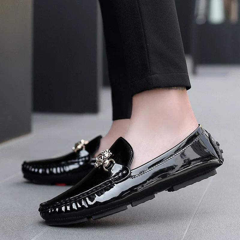 2025 Spring and Summer New Internet Celebrity Glossy Leather Peas Shoes Men's Large Size Slip-On Trendy Fashion Handmade Men's Shoes