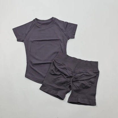 Seamless Yoga Set Fitted Workout Clothes Woman Gym Wear Short Sleeve Top Shirt Scrunch Booty Gym Shorts 2 Piece Sports Suits