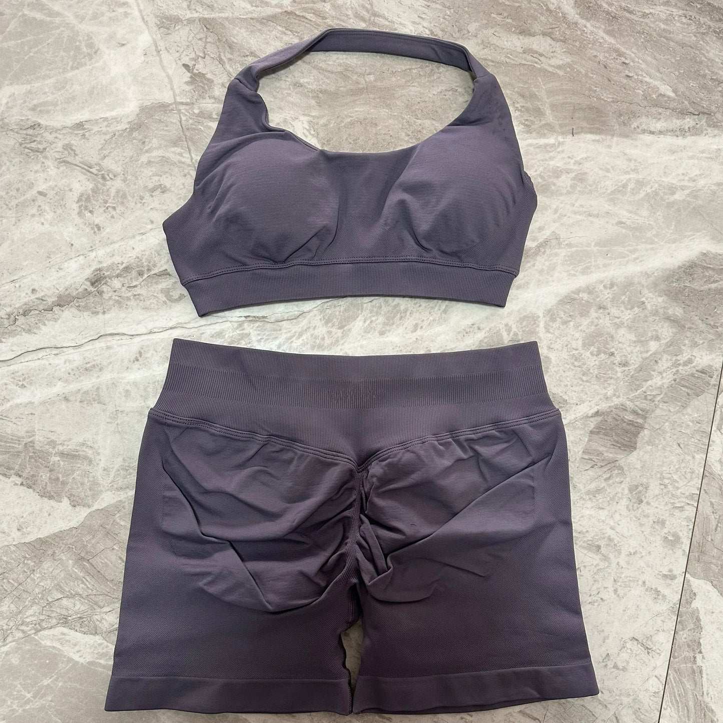 Yoga Shorts Set Seamless Yoga Set Workout Scrunch Shorts Sets Halter Sports Bra Scrunch Shorts Fitness Clothes Gym Suit