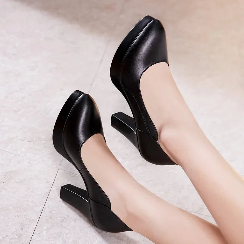 Sapatos Pequenos Tamanhos 32-43 Elegantes Scarpins Formais Femininos Sapatos de Salto Bloco Alto Primavera 2026 Rasos para Escritório Modelo Casamento