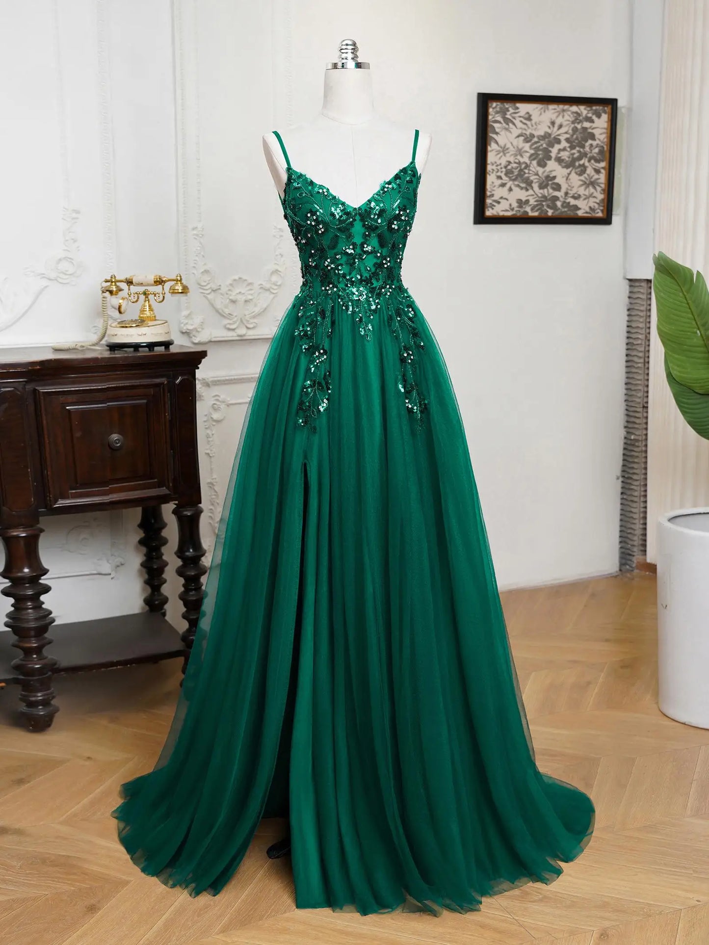 Sexy Maxi Train Evening Dresses Spaghetti Straps V-Neck Sequin Appliques Backless Prom Dress Tulle A-Line High Split Sling Gowns