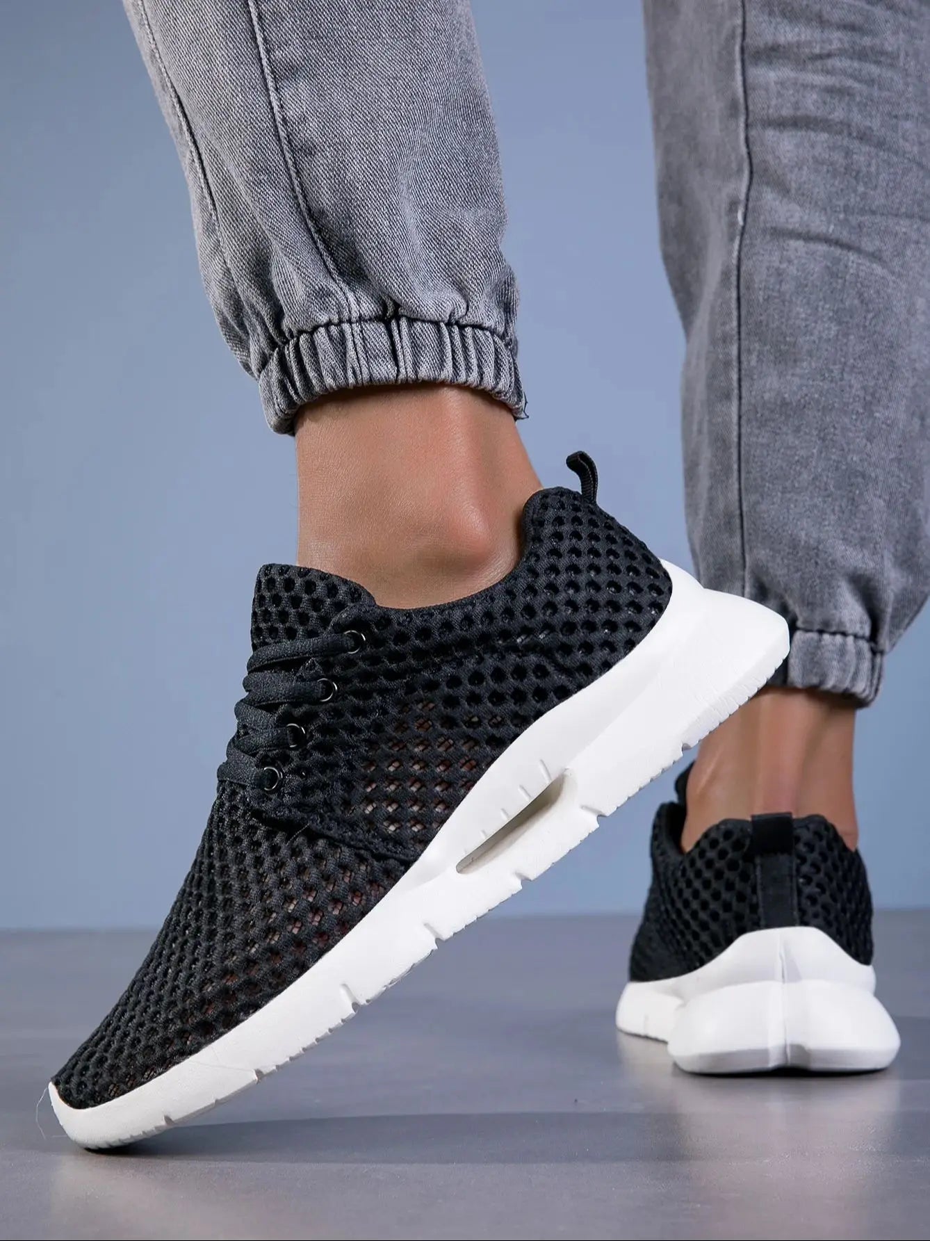 Men's Mesh Breathable Casual Comfortable Walking Shoes
