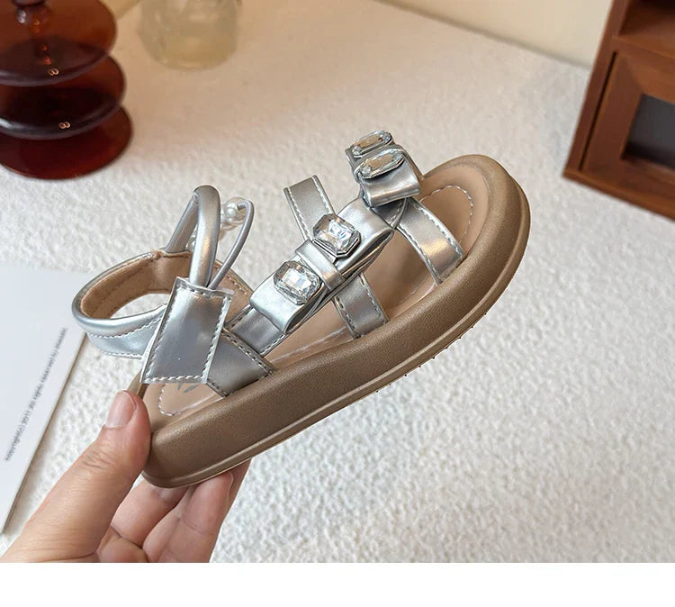 Girls' rhinestone sandals 2025 Summer New children's perforated breathable princess shoes Girls' soft-soled beach shoes