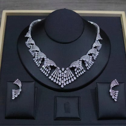 New White cubic zirconia Necklace Set Retro Palace Style Jewelry Women's Dress Decoration Suitable for Wedding Ball Bride Gift