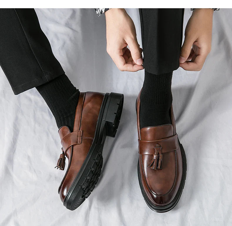 Men's Dress Shoes Classic Social Brogues Casual Leather Shoes For Men Formal Office Wedding Shoes Male Tassel Leather Loafer Man