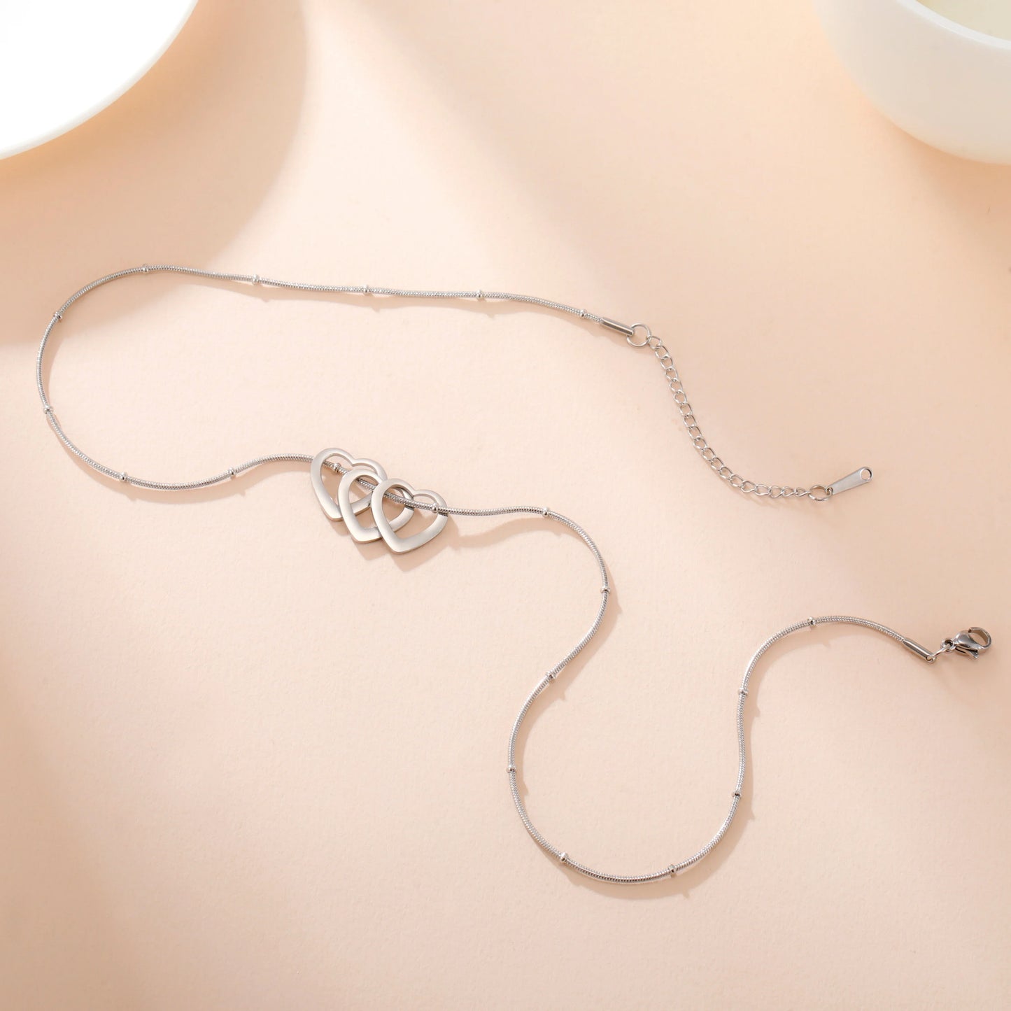 Family Name Necklace With 1-4 Hearts for Mother Custom Mother's Day and Valentine's Day Gift