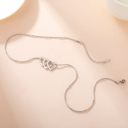 Family Name Necklace With 1-4 Hearts for Mother Custom Mother's Day and Valentine's Day Gift
