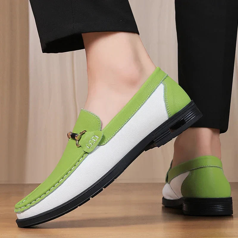 Sapatos Masculinos de Couro Genuíno de Marca de Luxo Mocassins de Casamento Sem Cadarço Nova Tendência Fivela de Metal Sapatos Masculinos Versáteis para Negócios
