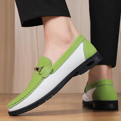 Sapatos Masculinos de Couro Genuíno de Marca de Luxo Mocassins de Casamento Sem Cadarço Nova Tendência Fivela de Metal Sapatos Masculinos Versáteis para Negócios