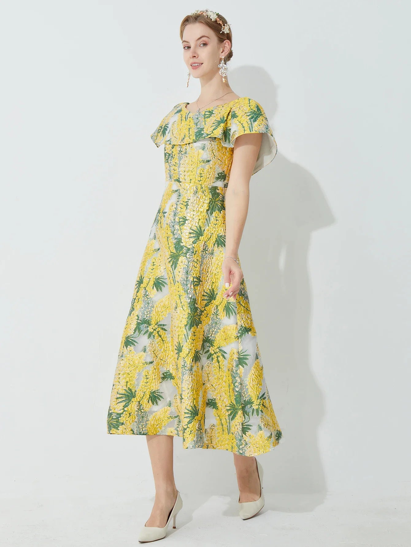 French Embellished Jacquard Dress for Women Waist-Cinching Slim-Fit Midi Dress with 3D Jacquard Perfect for Banquets