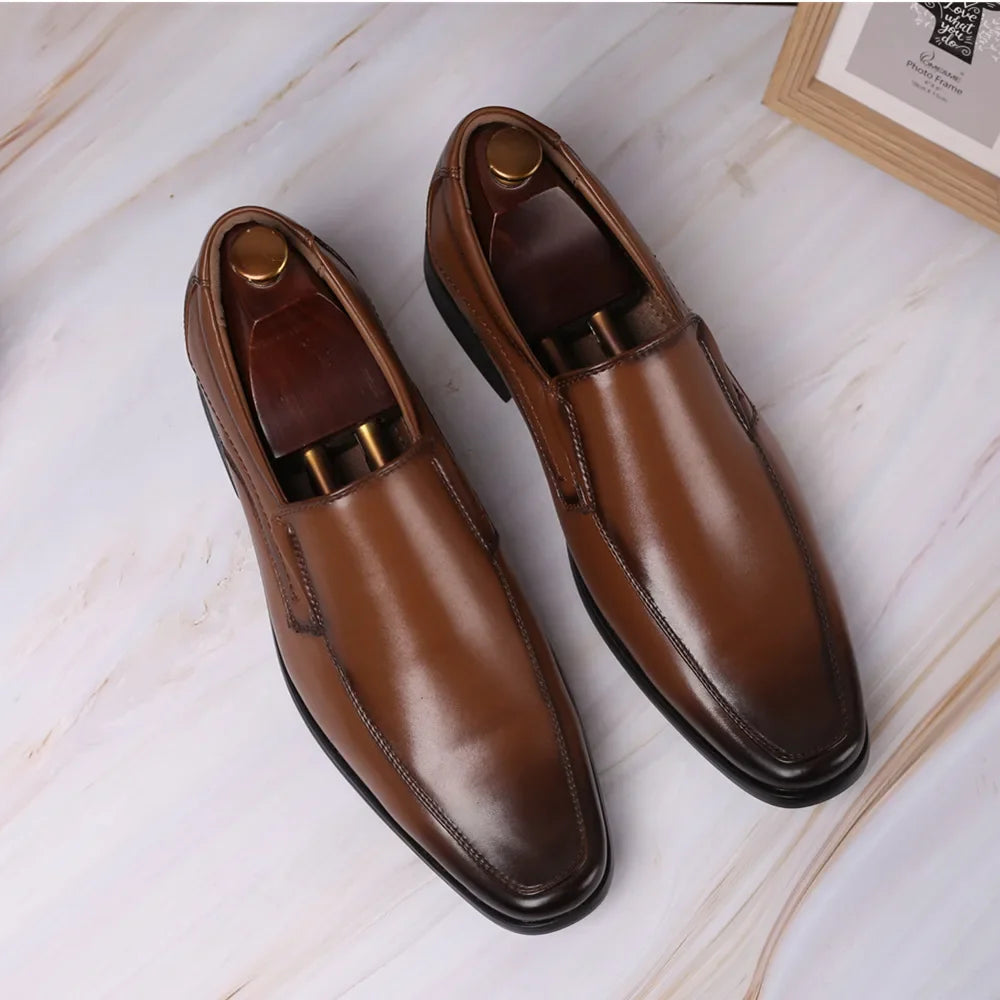 Sapatos femininos casuais de couro, sapatos masculinos sociais de tamanho grande, mocassins slip-on com bico quadrado, sapatos casuais de couro polido à mão