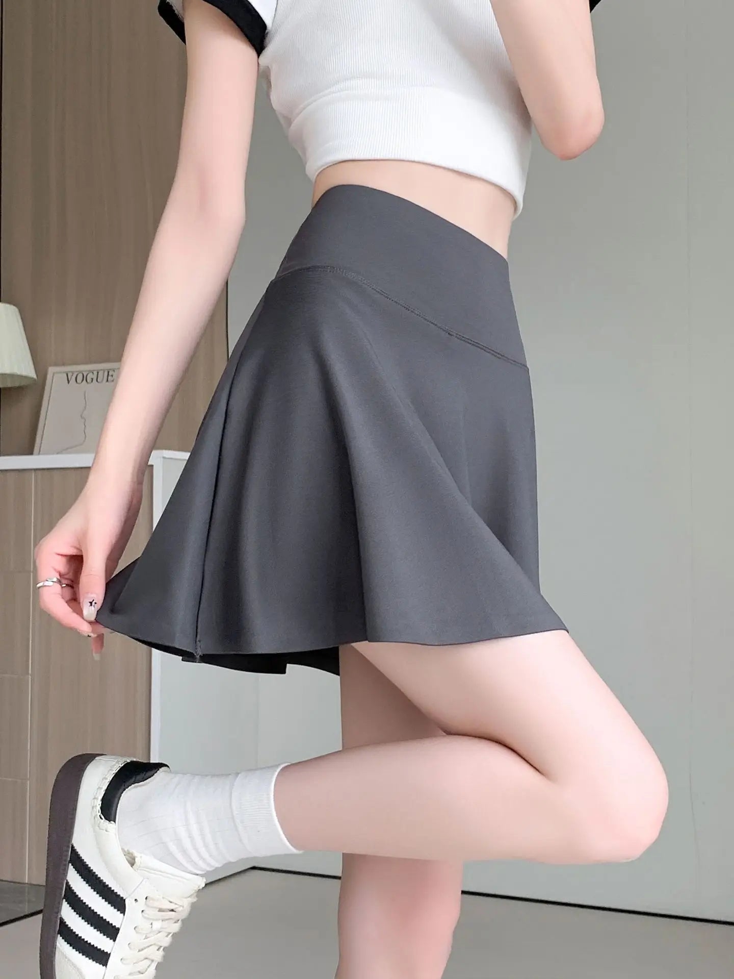 Women Summer Fake Two Pieces Sports Skirt Anti-Chafing Anti-Slip Tennis Badminton Yoga Skirt Pleated White Mini Skirt  Running