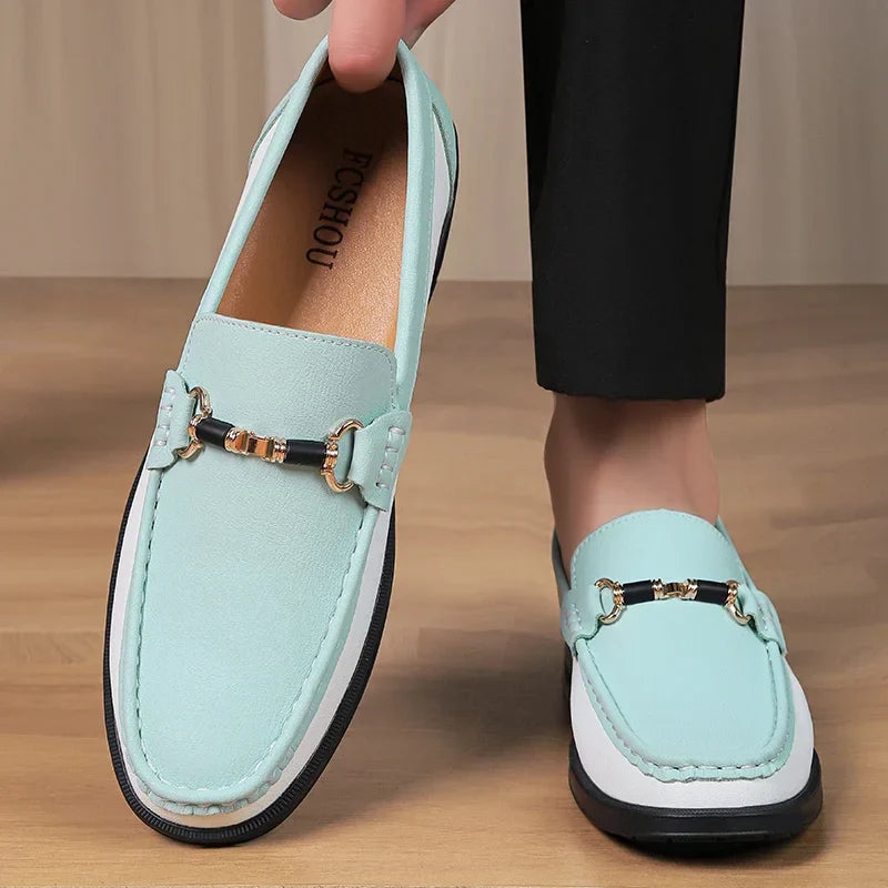 Sapatos Masculinos de Couro Genuíno de Marca de Luxo Mocassins de Casamento Sem Cadarço Nova Tendência Fivela de Metal Sapatos Masculinos Versáteis para Negócios