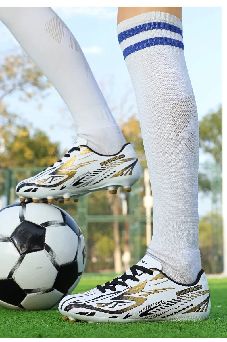 Outdoor Children's Football Shoes Low-cut Kids Soccer Shoes Sports Shoes Comfy Non-Slip Training Shoes For Boys Futsal Sneakers