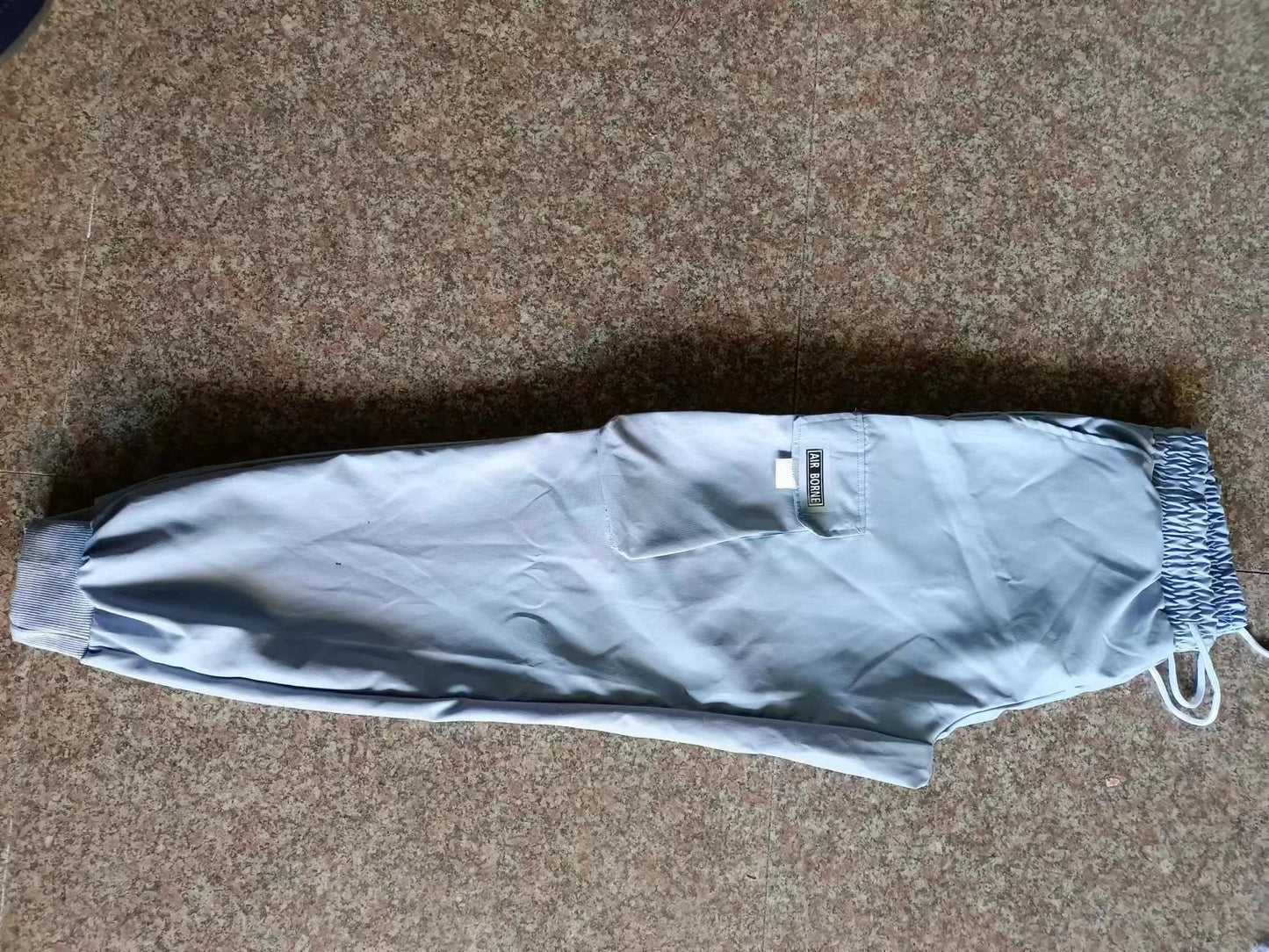 Men's Anti-Wrinkle Cargo Jogger Pants - Water-Resistant Fabric, Functional Pockets & Drawstring, Versatile for Commute & Casual