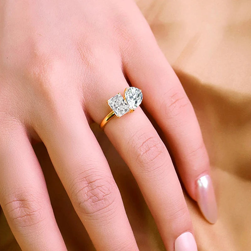 Pear Cut Zircon Moissanite Wedding Women Rings 2 Gems 4cttw Lab Diamond Band S925 Sterling Silver Jewelry Plated 18K