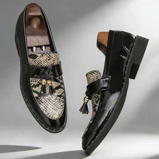 Fashion Men's Business Formal Slip-On Loafers Pointed Toe Patent Leather Shoes Shiny Tassel & Snake Print, Suitable Office Party